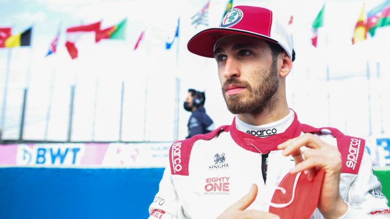 Alfa Romeo подтвердила, что Джовинацци покинет команду в конце сезона.