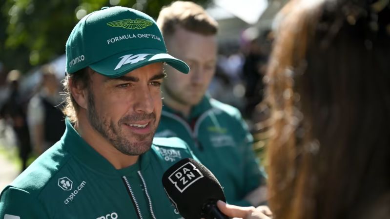 Алонсо говорит, что Aston Martin прибывает в Австралию очень довольным, а Стролл сообщает последние новости о травме запястья