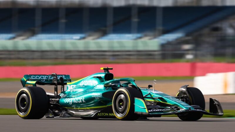 Новая эра начинается, когда автомобиль Aston Martin 2022 года выйдет на трассу в Сильверстоуне.