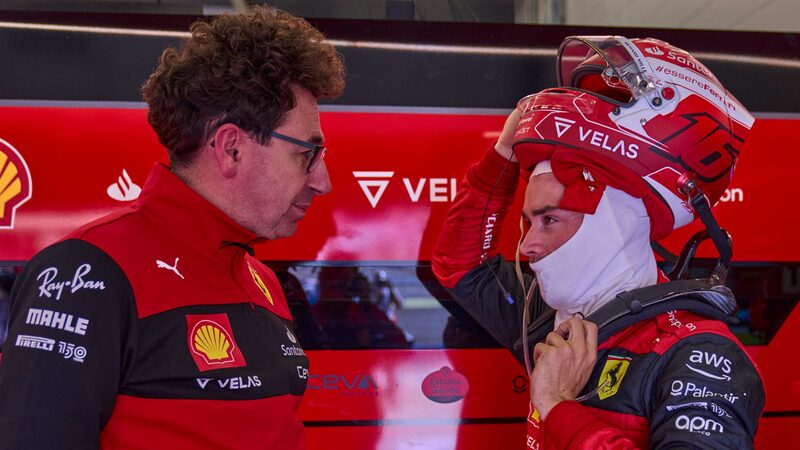 Бинотто объясняет, почему Ferrari не зазвали на пит-стоп лидера Гран-при Великобритании Леклера во время Машины Безопасности