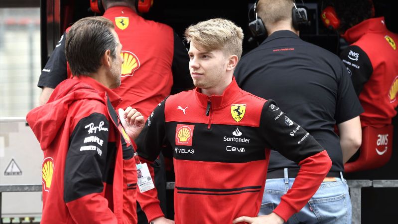 «Жаль, что у них сейчас нет места», - босс Ferrari считает, что этот гонщик заслуживает места в Формуле-1