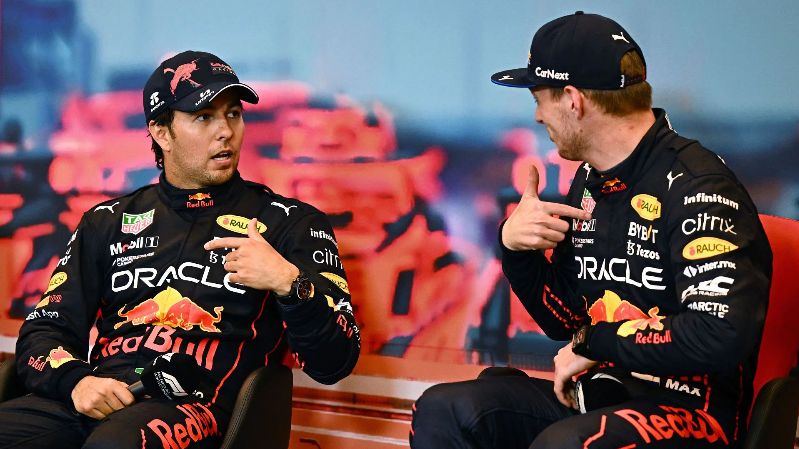 «Для нас не имеет значения, кто из двоих чемпион мира», — босс Red Bull открыт для Макса Ферстаппена и Серхио Переса, которые борются за титул чемпиона Формулы-1 2022 года.
