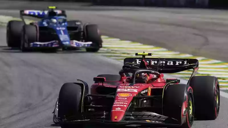 Эксперт Формулы-1 объясняет, почему на Гран-при Лас-Вегаса стоит обратить внимание на Ferrari
