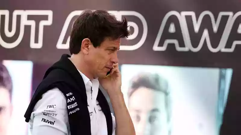 Эксперт Формулы-1 ставит под сомнение будущее Mercedes, поскольку команда мечты продолжает распадаться
