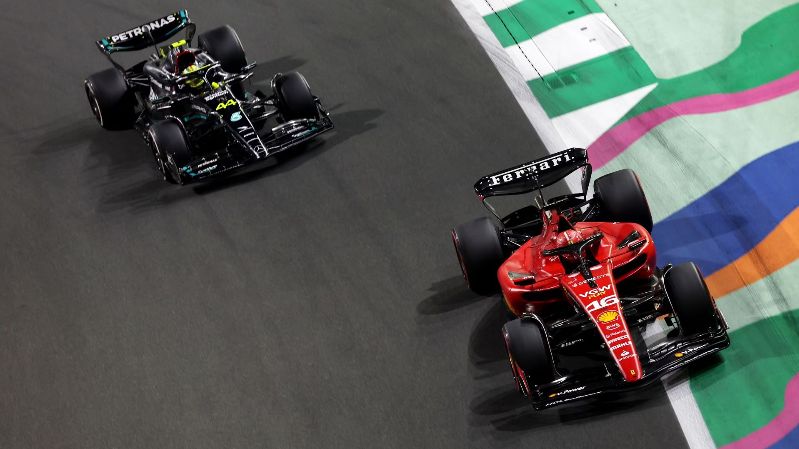 Ferrari стоимостью 3 900 000 000 долларов заняла первое место в рейтинге самых ценных команд Формулы-1, Mercedes занял второе место