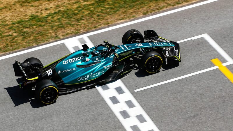 Обновленный автомобиль Aston Martin AMR22 получил одобрение FIA после расследования сходства с Red Bull