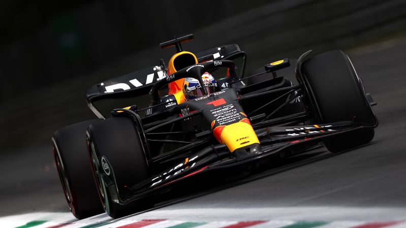 FP1: Ферстаппен опережает Сайнса и Переса на напряженной первой тренировке в Монце