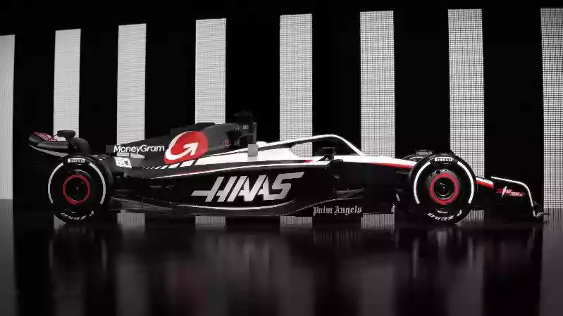 Презентация автомобиля Haas F1: Американская команда представила черную ливрею на сезон 2023 года