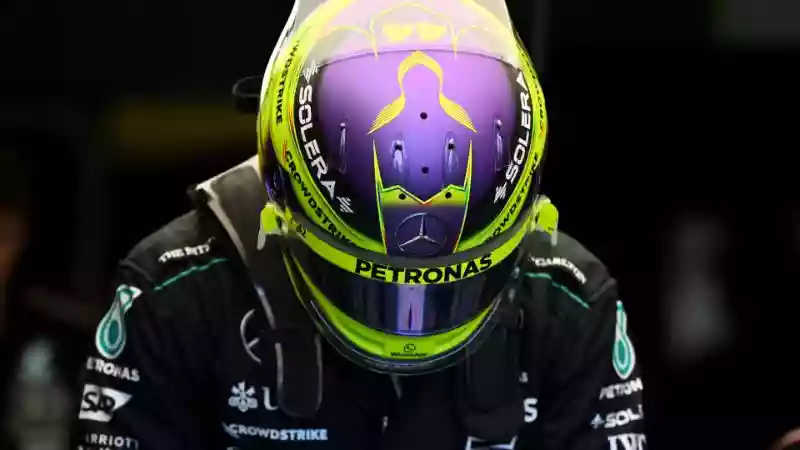 Льюис Хэмилтон описал тренировки на Гран-при Австралии как одну из худших сессий в его карьере, при этом команда Mercedes признала, что испытание новых настроек автомобиля провалились.