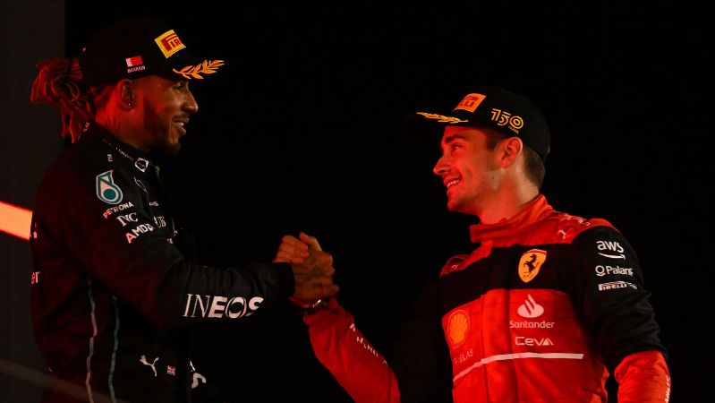 Льюис Хэмилтон надеется вступить в битву с Ferrari в течение сезона F1 2022 года.