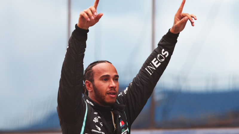 Хэмилтон оглядывается на невероятный путь в 300 гонок после того, как Mercedes наслаждается отличным результатом Гран-при Франции