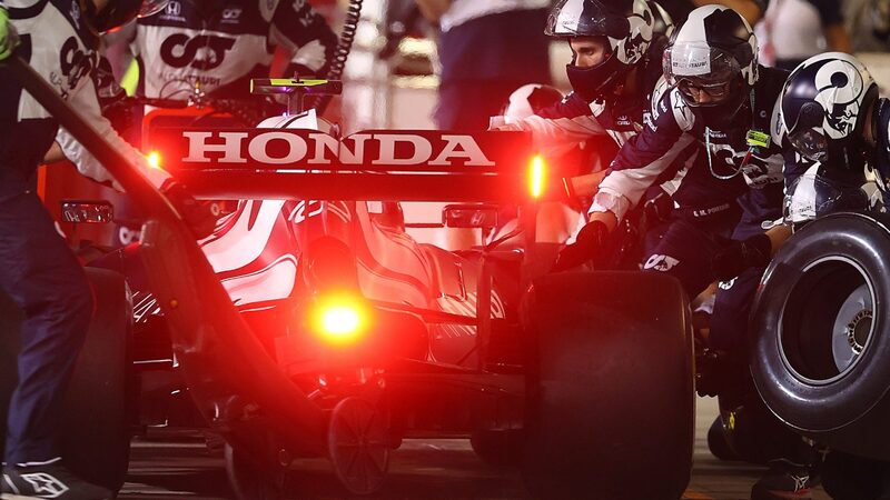 Honda не закрывает дверь для возвращения в Формулу 1, наблюдая за обсуждением двигателя 2026 года