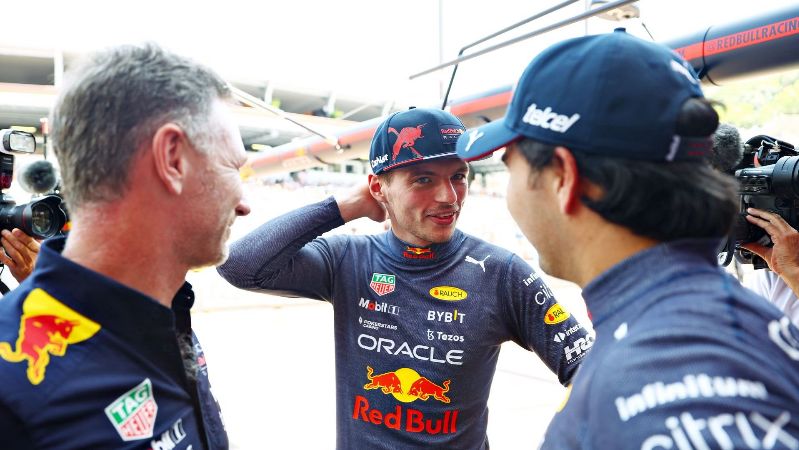 «Он является более вероятным кандидатом на титул чемпиона Формулы-1», — босс Red Bull в конечном счете признает, что отдает предпочтение Максу Ферстаппену нежели Серхио Пересу