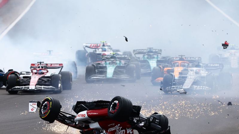 Насколько опасны гонки Формулы-1? Изучение взаимосвязи спорта с опасностью, безопасностью и популярностью.