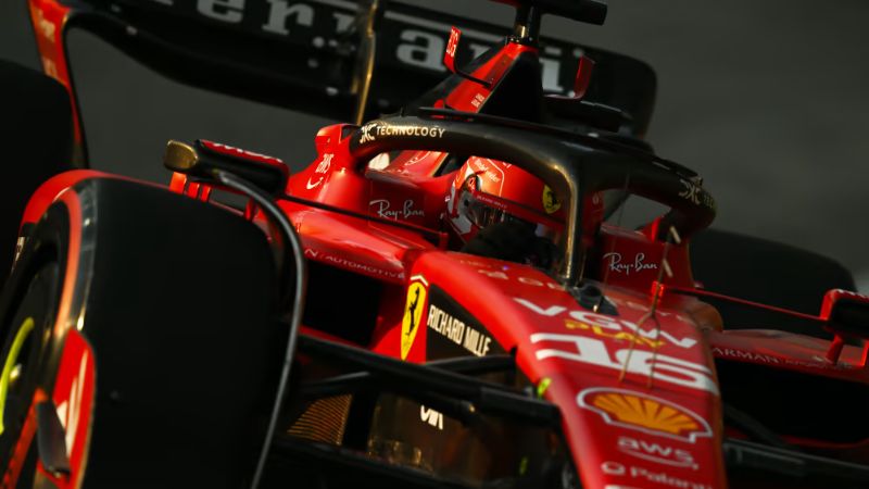 FP1: Леклер опережает Сайнса и Ferrari задают темп на первой тренировке Гран-при Сингапура
