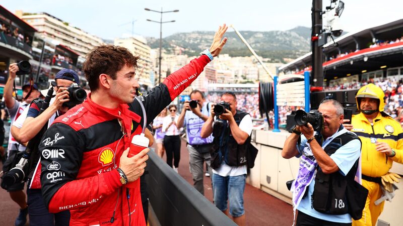 Леклер завоевал невероятный поул на домашней трассе в Монако, а авария Сайнса-Переса привела к досрочному завершению квалификации