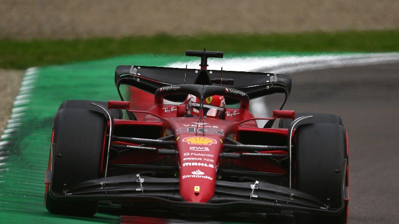 Шарль Леклер из Ferrari выступит на модернизированном MGU-K на Гран-при Формулы 1 в Майами 2022 года.