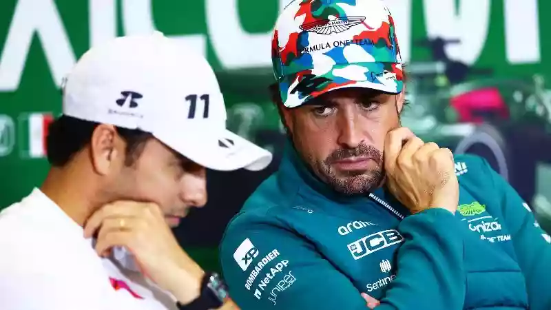 «Возможно, Red Bull следует подумать о ком-то другом», — эксперт Формулы-1 критикует Серхио Переса за поражение от Фернандо Алонсо в Бразилии