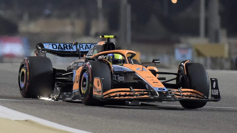 Норрис и Риккардо довольны ремонтом тормозов McLaren, но жаждут лучшего темпа после дня открытия в Бахрейне