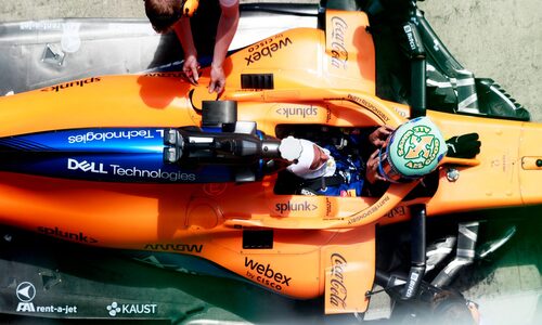 Риккардо и Норрис уверены, что McLaren демонстрирует лучшую скорость, чем казалось на пятничной тренировке