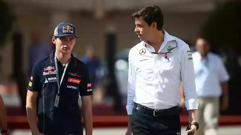 Макс Ферстаппен очень близок к подписанию контракта с Mercedes для замены Льюиса Хэмилтона в 2025 году, согласно словам бывшего пилота Формулы-1.