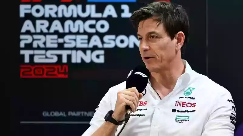 «Наша команда может выйти из тупика», — Тото Вольф планирует восстановление команды Mercedes в Формуле 1 с поменяв настроение команды.