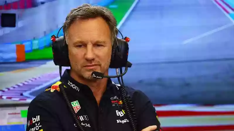Глава «Red Bull» Кристиан Хорнер направляется в Бахрейн, поскольку решение о его будущем в Формуле-1 не озвучено.