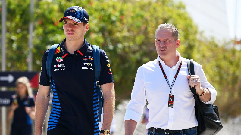«Команда находится в опасности», — Йос Ферстаппен намекает на будущее Макса Ферстаппена в Red Bull после неожиданного ухода Эдриана Ньюи.