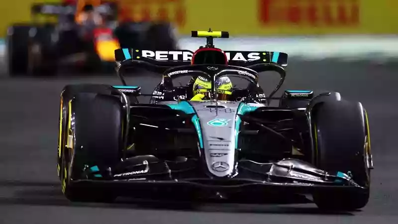 «Они не понимают свою машину», - бывший пилот Red Bull критикует печальное выступление команды Льюиса Хэмилтона на Гран-при Саудовской Аравии.