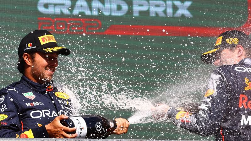 «Он был на другой планете», - Серхио Перес занимает второе место позади превосходного Макса Ферстаппена на Гран-при Бельгии Формулы-1 2022 года.