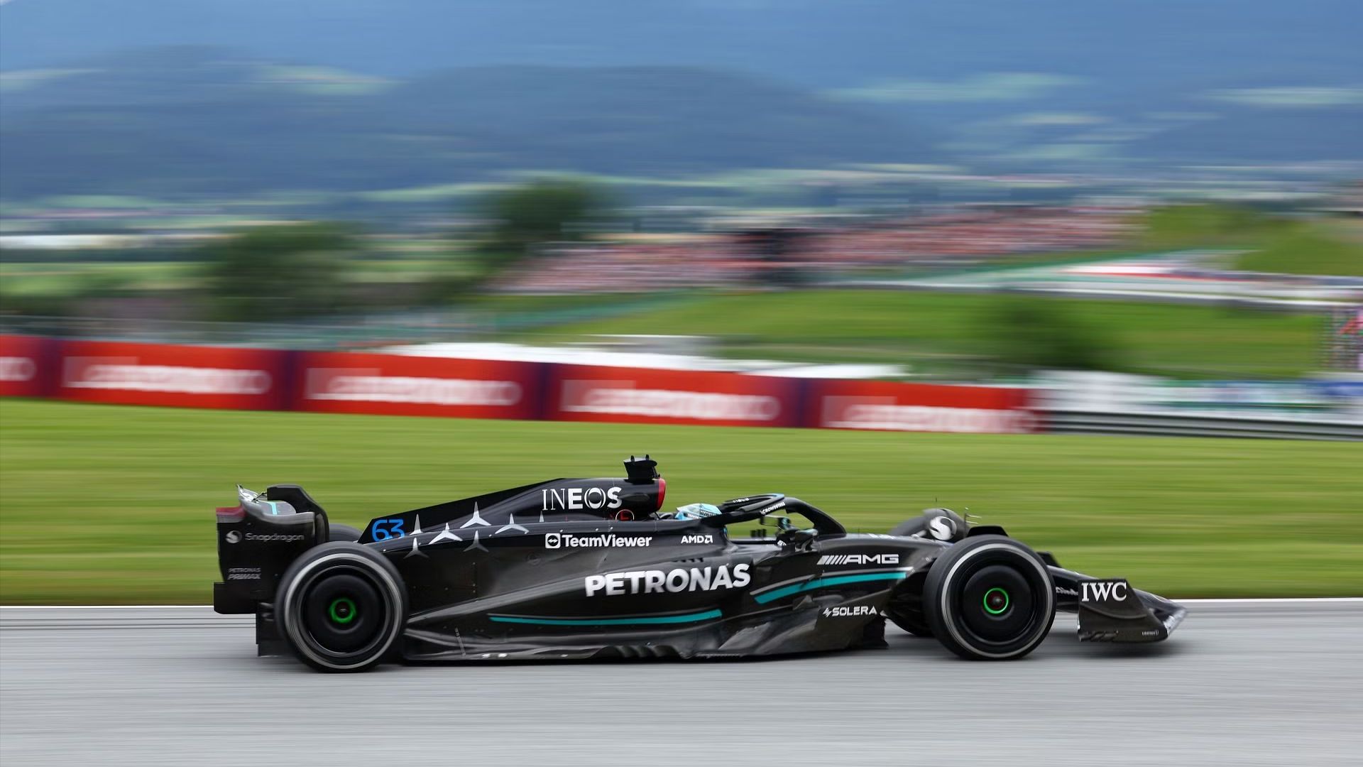Джордж Рассел считает, что падение формы Mercedes в Австрии зависело от трассы.