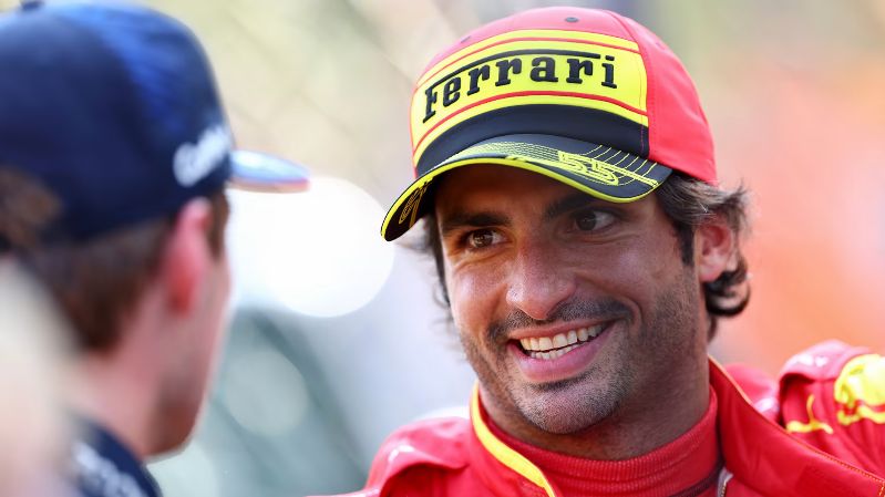 «У меня мурашки по коже!», — Сайнс радуется невероятному поулу на домашней гонке Ferrari