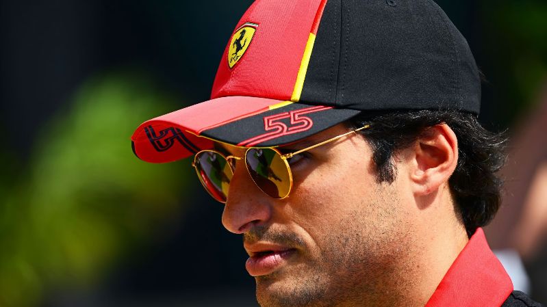 «Я доверяю Ferrari», — Карлос Сайнс призывает свою команду не паниковать и прийти в норму
