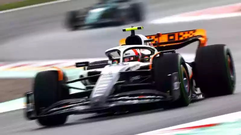«У нас небольшие проблемы», — глава команды McLaren решает проблемы с прижимной силой на MCL60