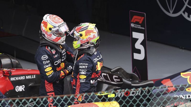 «Почему летние каникулы наступили для Red Bull в неподходящее время?», — рассказывает журналист Формулы-1
