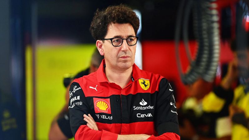«Я думаю, что быть совершенным почти невозможно», - босс Ferrari признает, что команда "все еще совершает ошибки" в сезоне Формулы-1 2022 года.