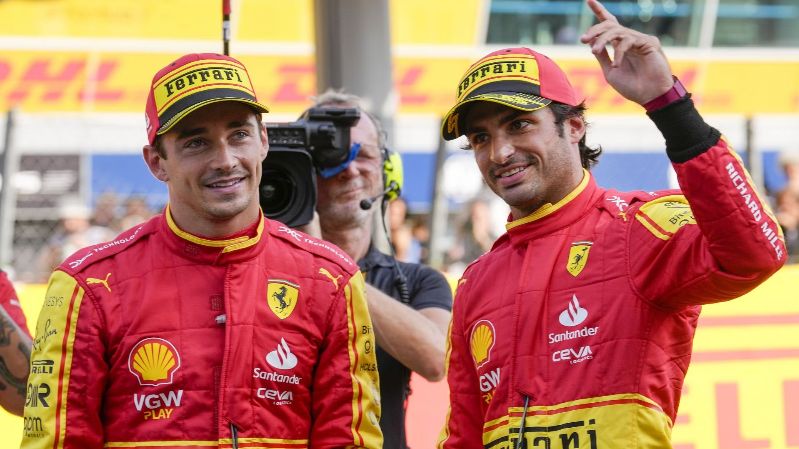 Бывший чемпион Формулы-1 делает смелое заявление о гонщиках Ferrari Шарле Леклере и Карлосе Сайнсе