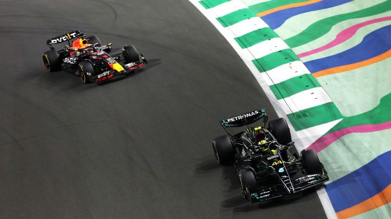 «Льюису нужно поторопиться», — Макс Ферстаппен настроен побить рекорды Шумахера и Хэмилтона в Формуле-1