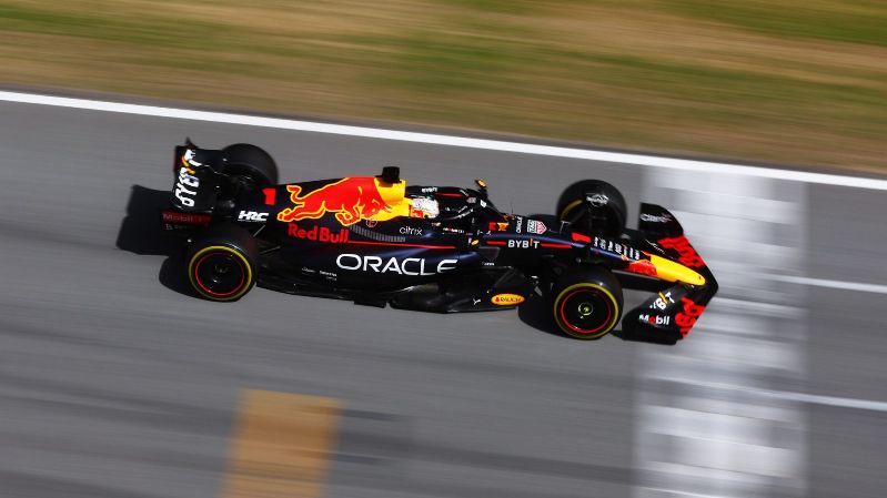 Ферстаппен лидирует в двойной победе Red Bull после того, как Леклер выбыл из гонки на Гран-при Испании.