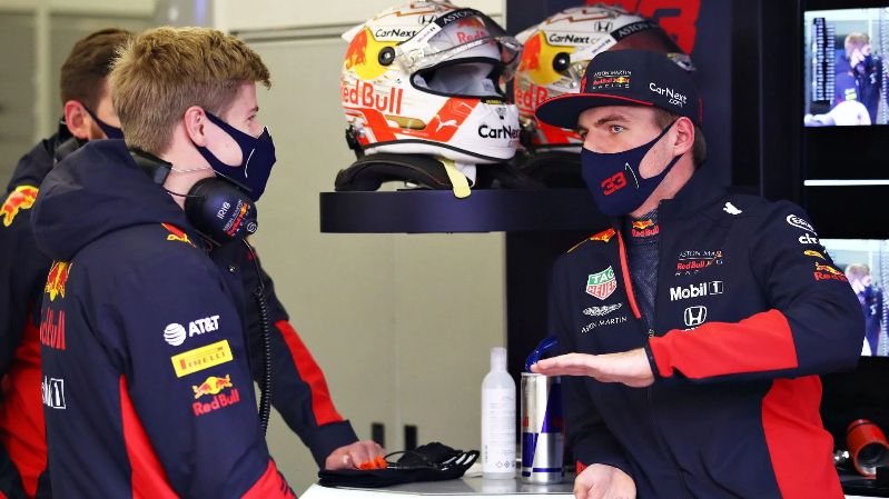 «Он заслуживает второго шанса», - Макс Ферстаппен поддерживает Юри Випса, несмотря на то, что Red Bull прекратила сотрудничество с гонщиком F2.