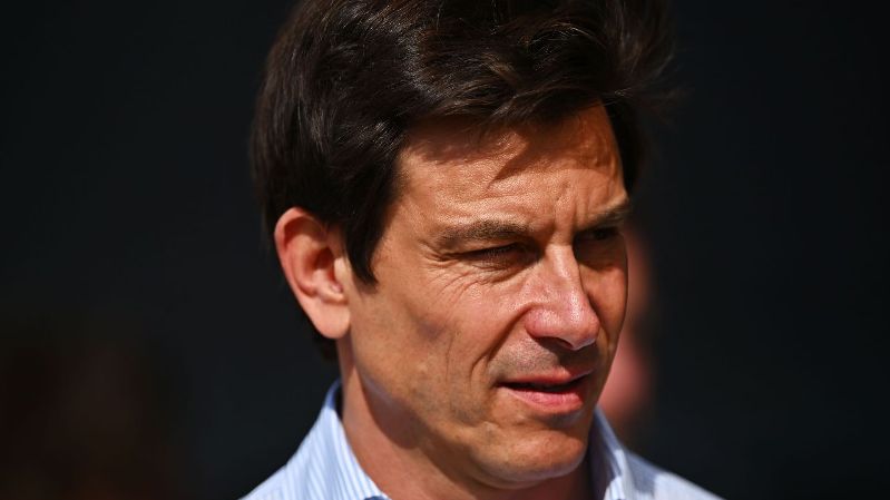 Босс Mercedes F1 Тото Вольфф разочарован и клянется вернуться в борьбу с Red Bull