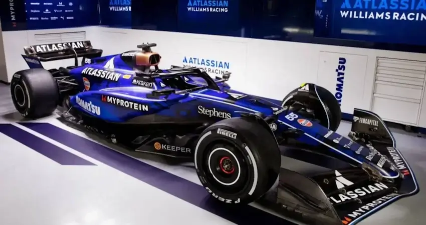 Williams представила новый болид FW47 на базе в Сильверстоуне