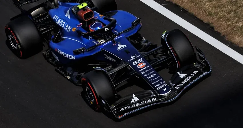 Williams опровергает слухи о шасси Карлоса Сайнса