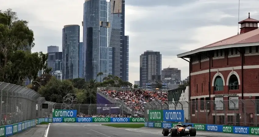 FIA рассматривает возможность изменения времени старта Гран-при Австралии