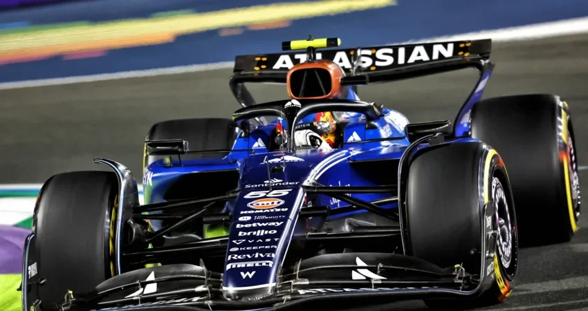 Williams борется с проблемами болида: решения для Сайнса и Албона