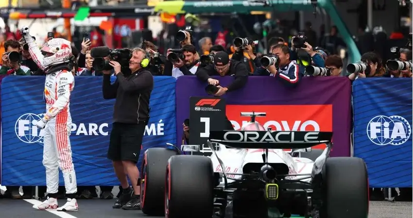 Ферстаппен перехетрил Mercedes на Гран-при Японии  