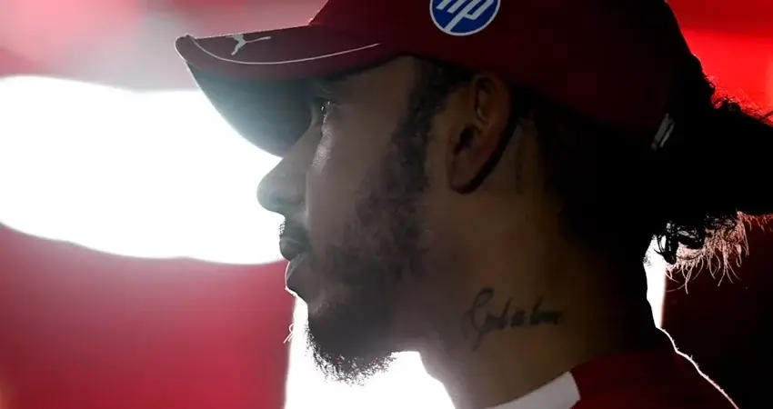 Хэмилтон извиняется перед Ferrari