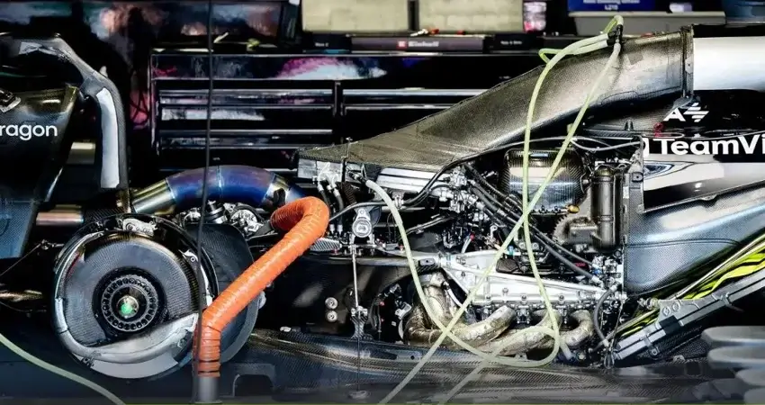 Техника. Mercedes представила ряд новых компонентов в Имоле