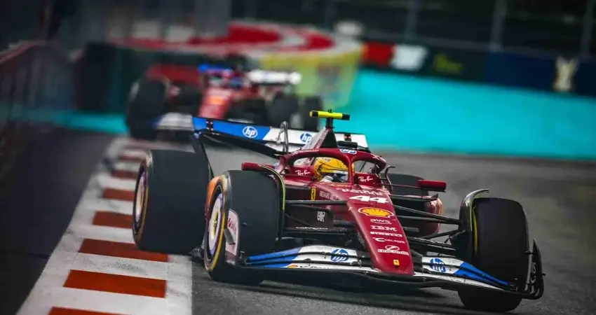 Шарль Леклер в ярости: Ferrari снова запуталась в командных приказах