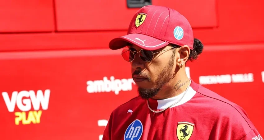 Тото Вольфф поддержал Льюиса Хэмилтона после трудного старта в Ferrari